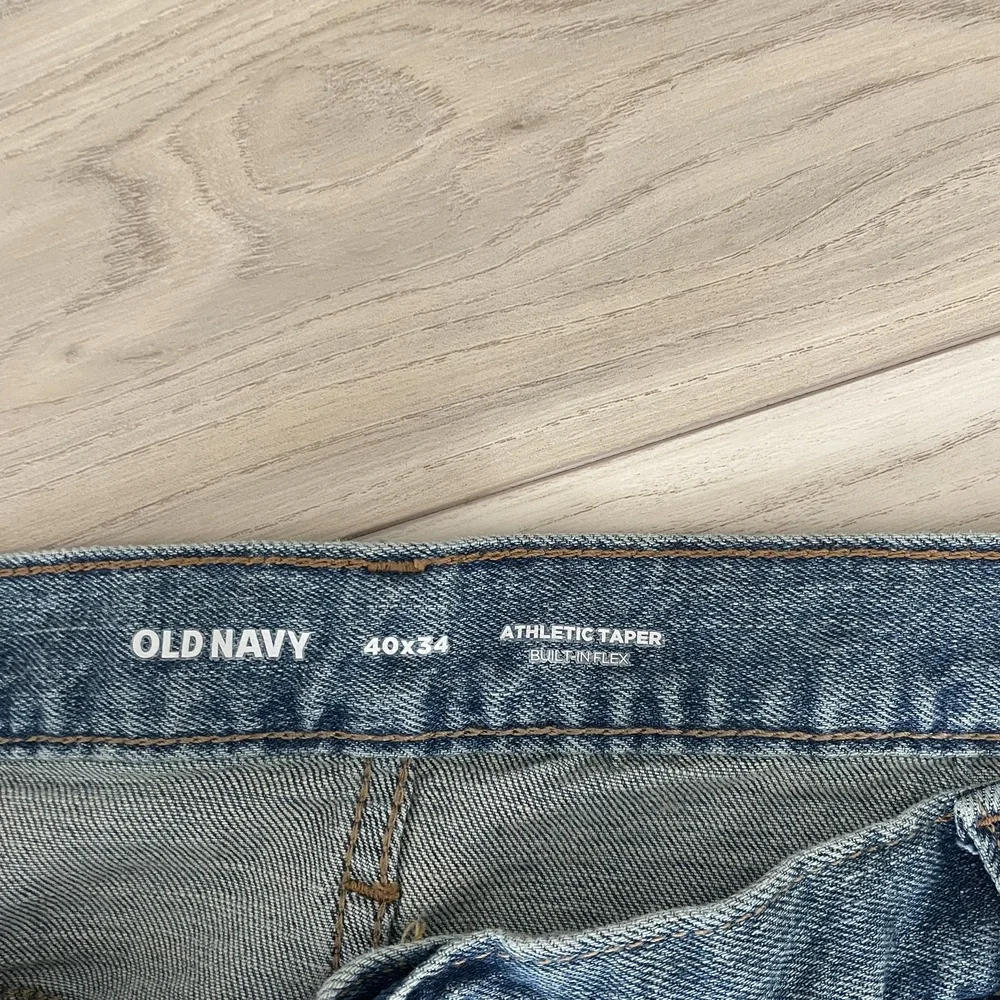 Old Navy Men’s‎ Blue Distressed Relaxed Tapered Jeans Size 40x34